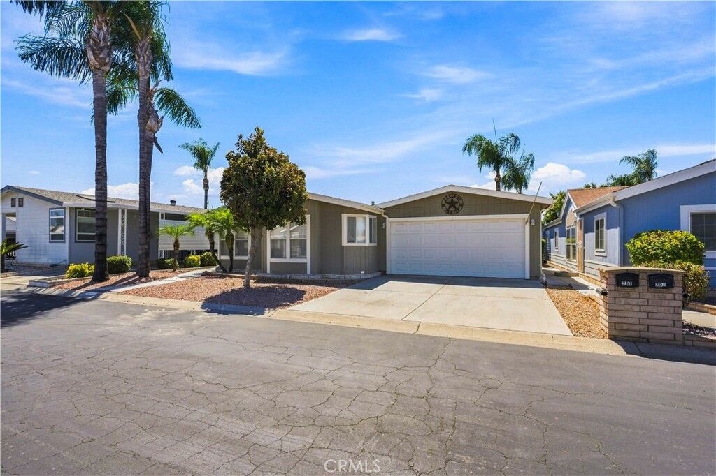 Property Photo: 1250 N Kirby 207 CA 92545