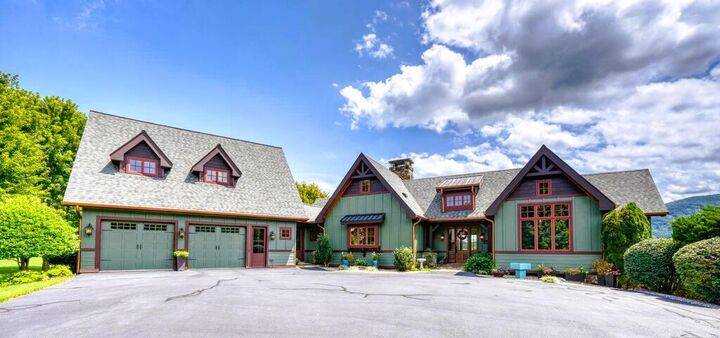 Property Photo:  2206 High Meadows Lane  GA 30582 