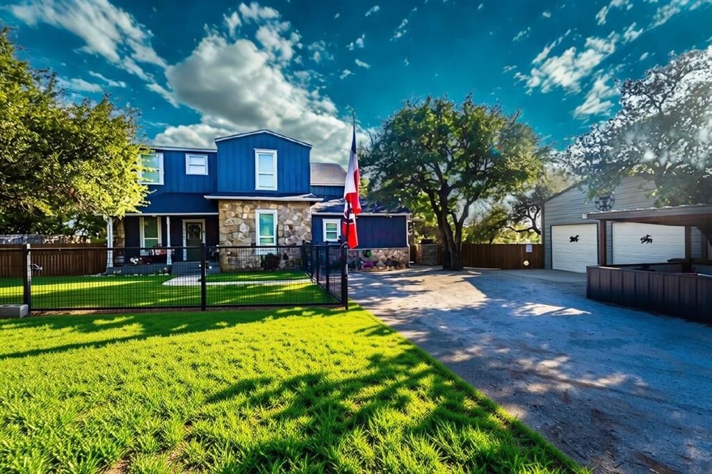 Property Photo: 212 Quiten Lane TX 76450
