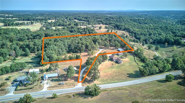 Property Photo: 3960 E Highway 264 AR 72745
