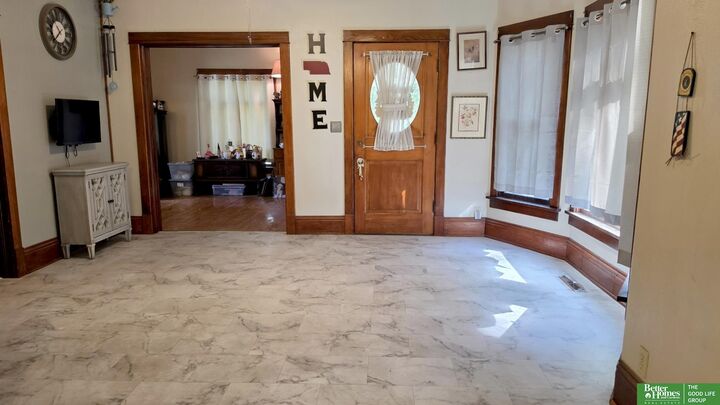 Property Photo:  557 W 7th Street  NE 68467 