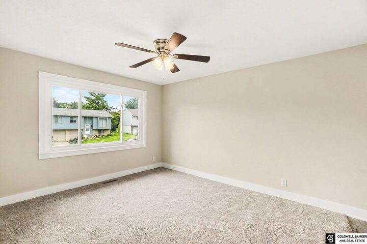 Property Photo: 4722 N 129th Avenue NE 68164