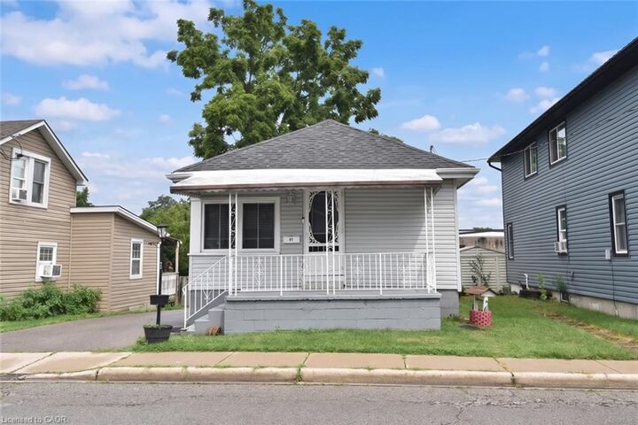 Property Photo:  63 Patterson Street  ON N3Y 1J4 