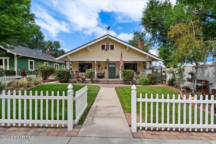 Property Photo:  230 N Mount Vernon Avenue  AZ 86301 