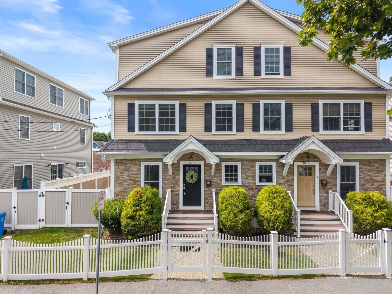 Property Photo:  10 Gale St 1  MA 02453 
