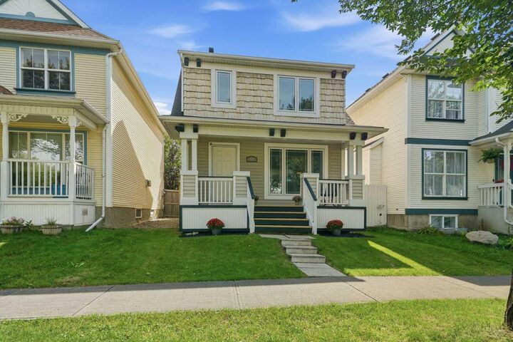 Property Photo:  99 Prestwick Circle SE  AB T2Z 3L8 