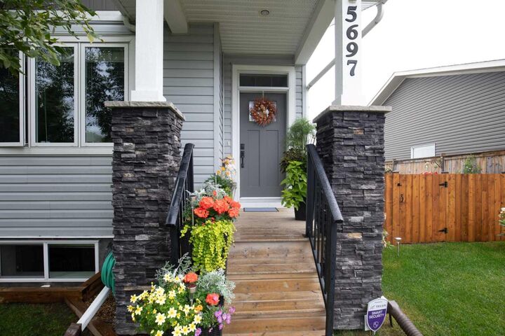 Property Photo:  5697 45 Avenue  AB T4L 1M6 