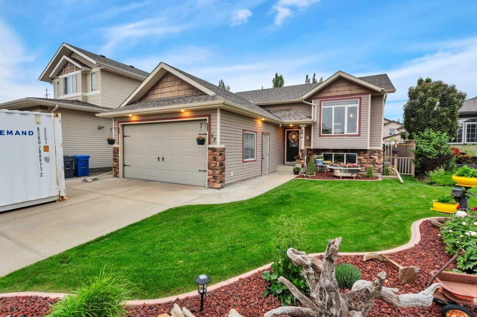 Property Photo:  52 Irving Crescent  AB T4R 3R9 