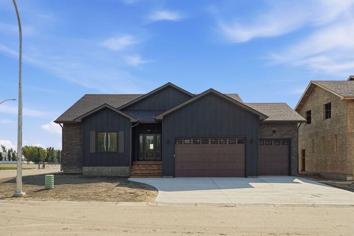 Property Photo:  11 Lackner Road  AB T0M 0N0 