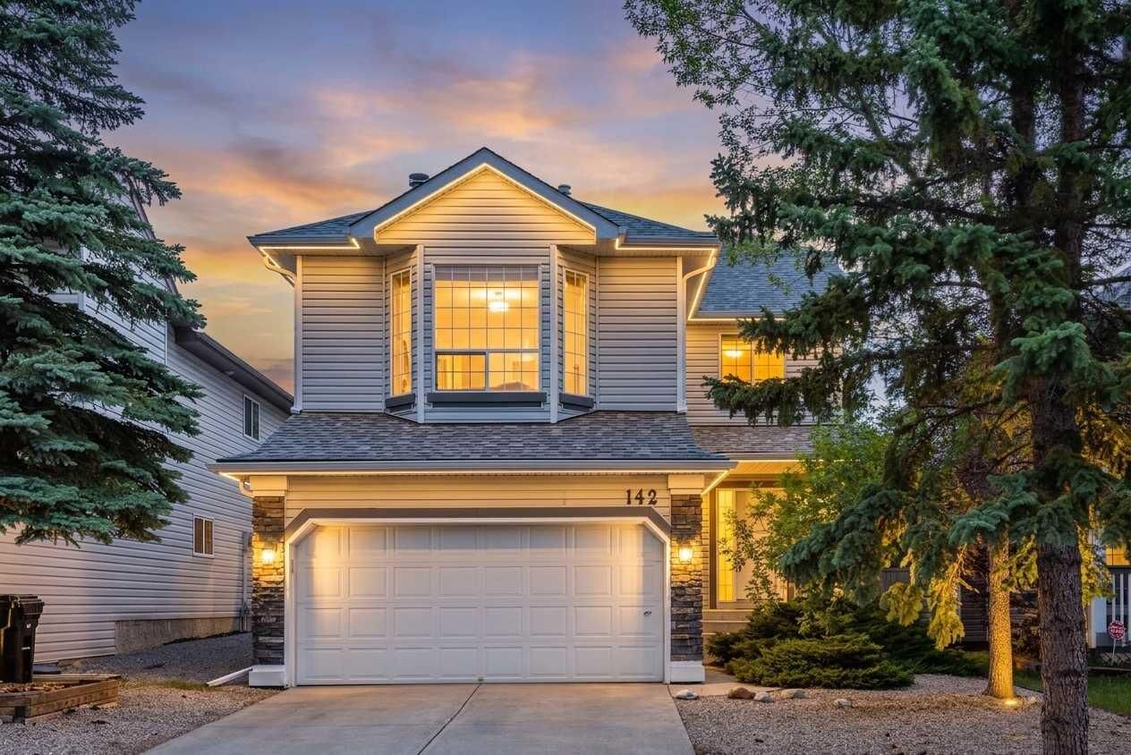 Property Photo:  142 Somerset Park SW  AB T2Y 3H5 