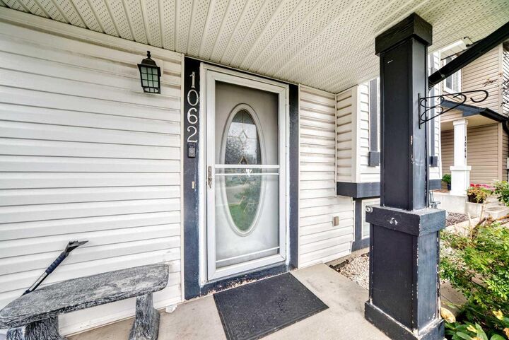 Property Photo:  1062 Bridlemeadows Manor SW  AB T2Y 4L1 