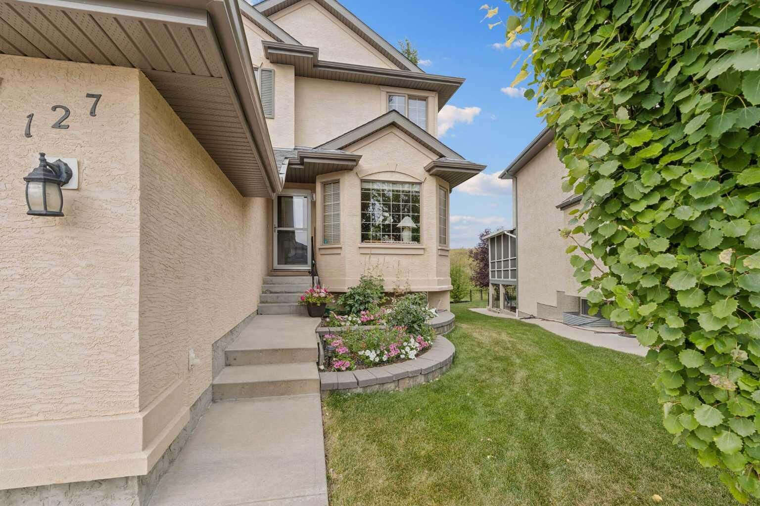 Photo de la propriété: 127 Edgeridge Close NW AB T3A 6K4