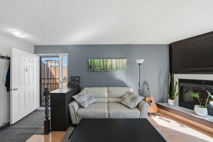 Property Photo:  113 Rupert Crescent  AB T4P 2Y9 