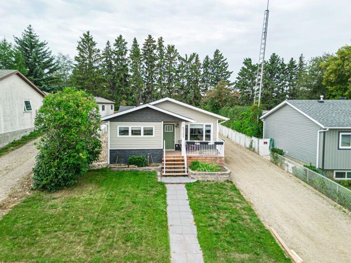 Property Photo:  5721 51 Avenue  AB T4G 1R4 