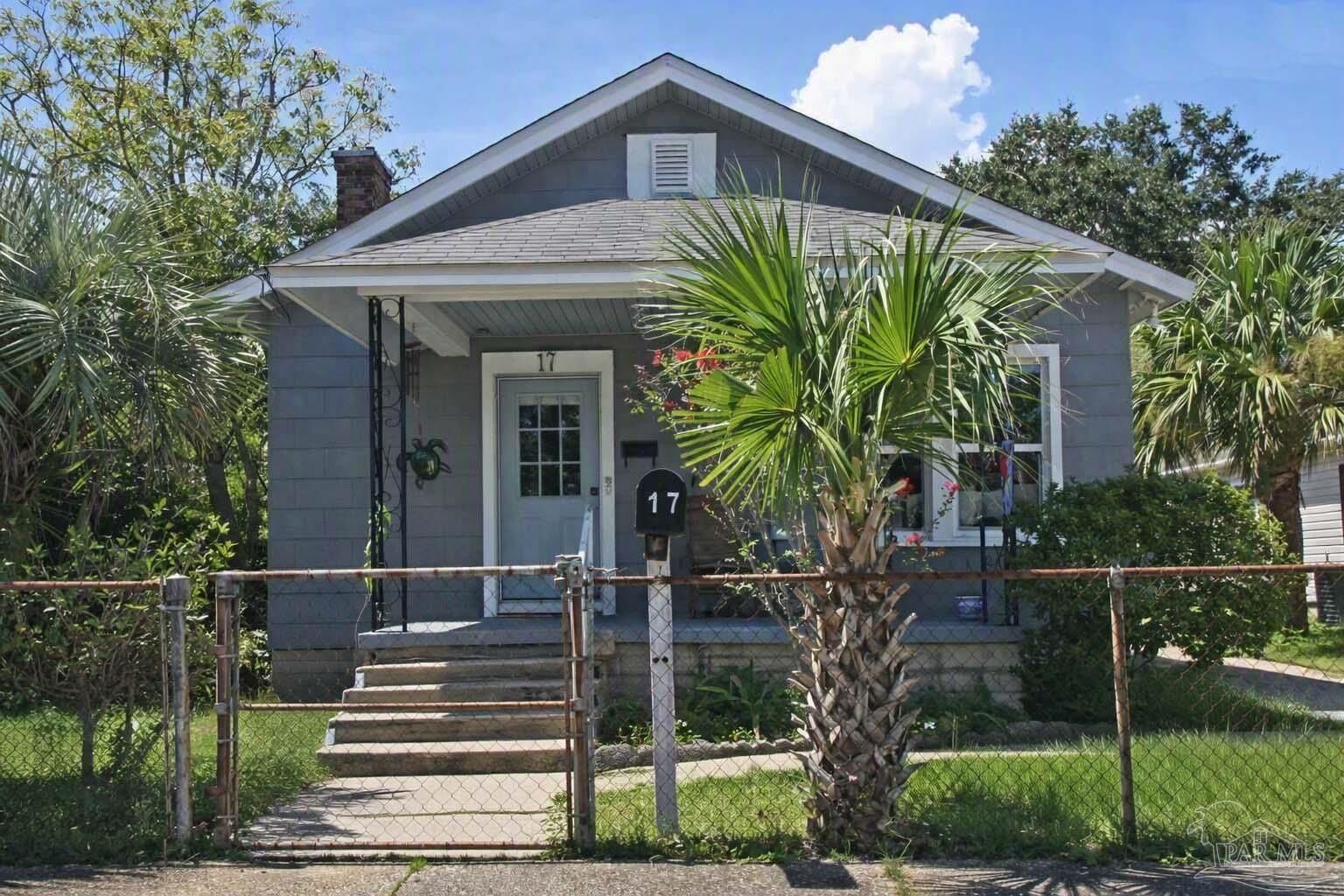 Property Photo: 17 N F St FL 32502