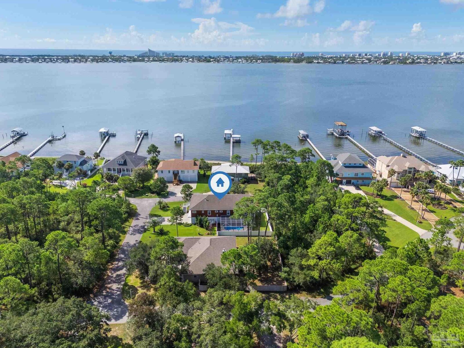 Property Photo: 5806 Red Cedar St FL 32507