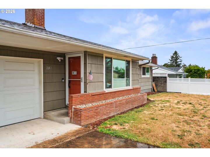 Property Photo: 3347 SE 180th Ave OR 97236
