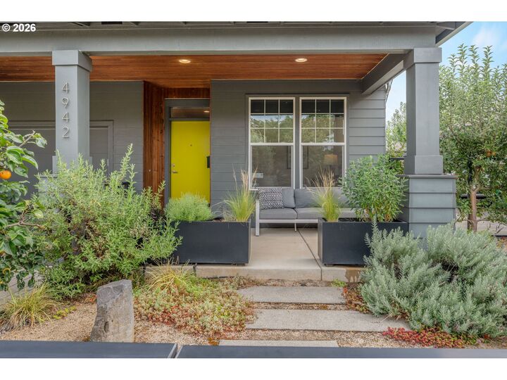 Property Photo: 4942 NE 35th Ave OR 97211