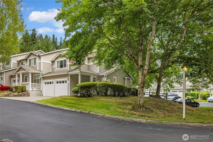 Property Photo: 17824 NE 96th Way 3 WA 98052