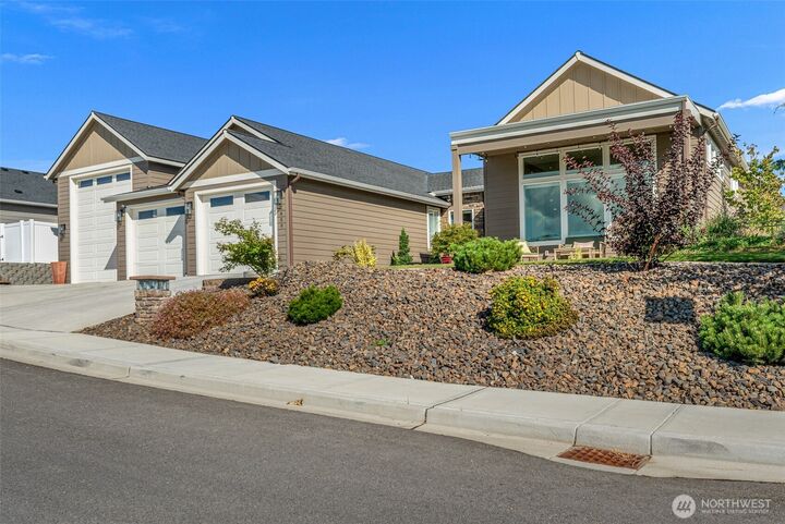 Property Photo:  2659  Parkette St SE  WA 98802 