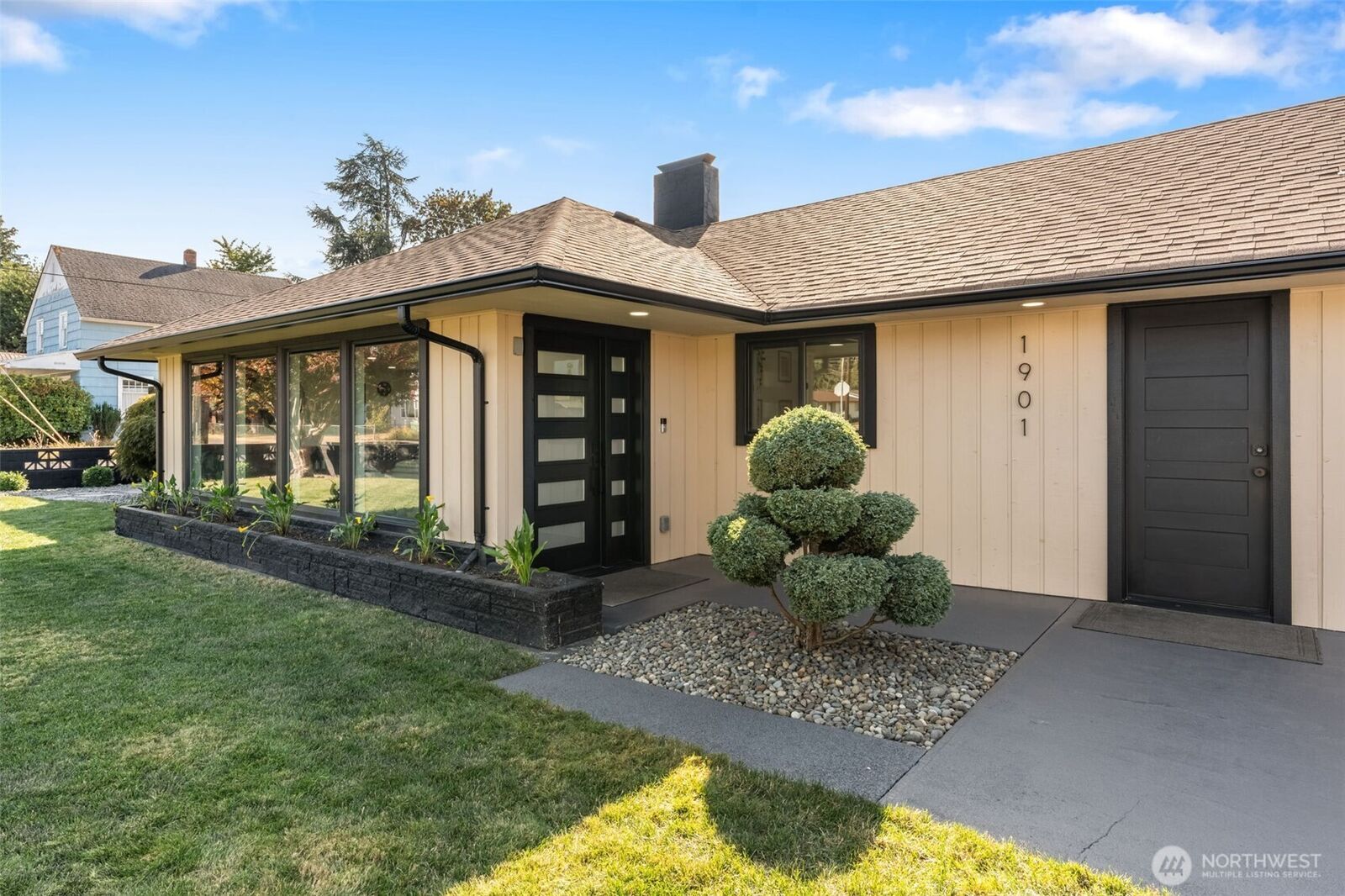 Property Photo:  1901 N Tower Avenue  WA 98531 