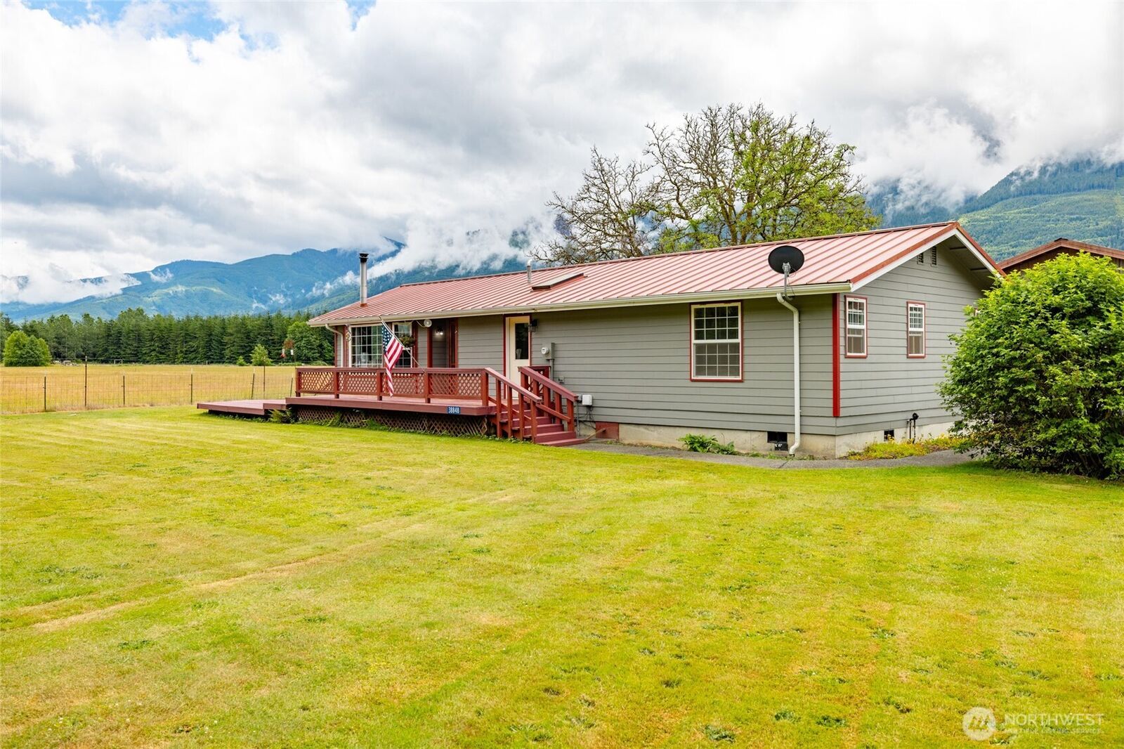 Property Photo: 38848 State Route 20 WA 98237