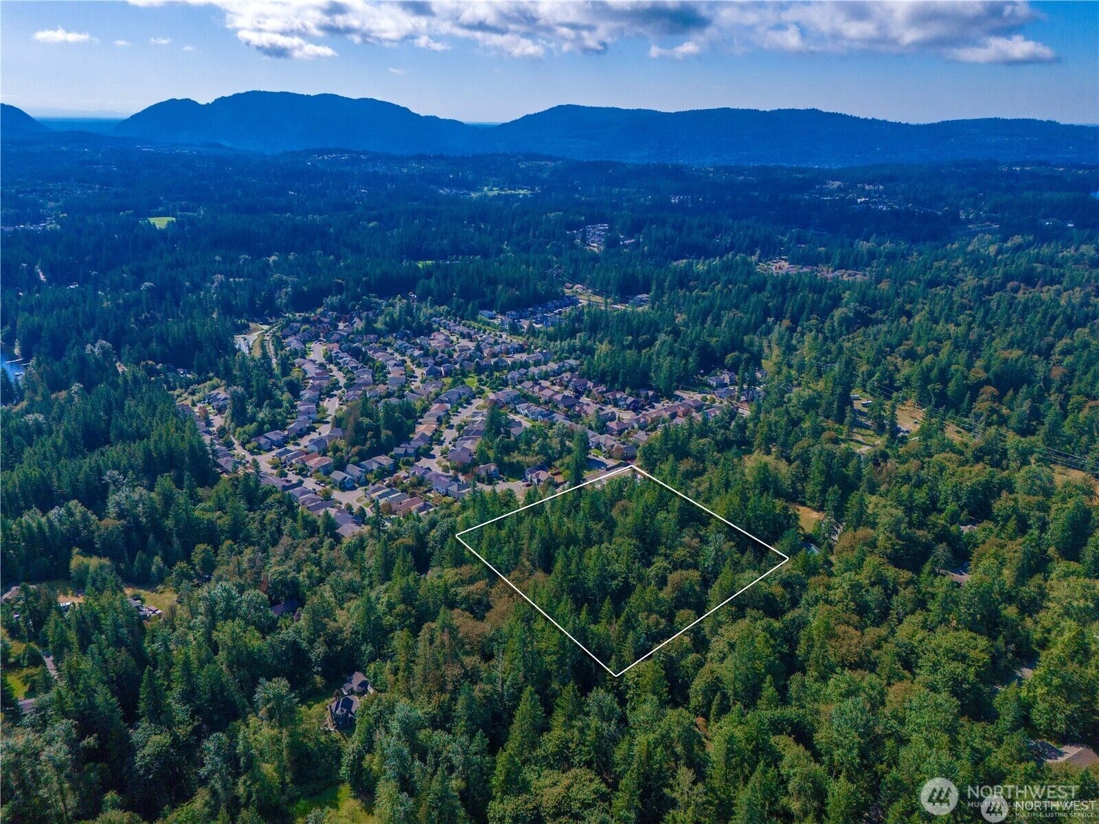 Property Photo: 25010 SE 17th Street WA 98075