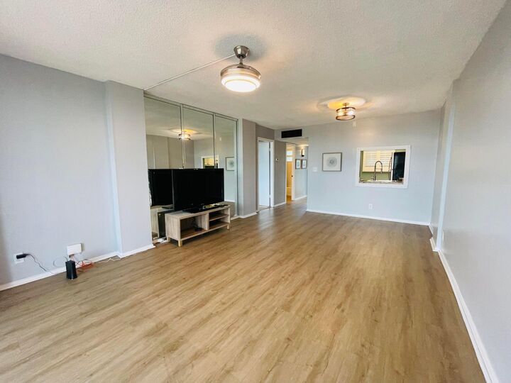Property Photo:  109 Royal Park Drive 4D  FL 33309 