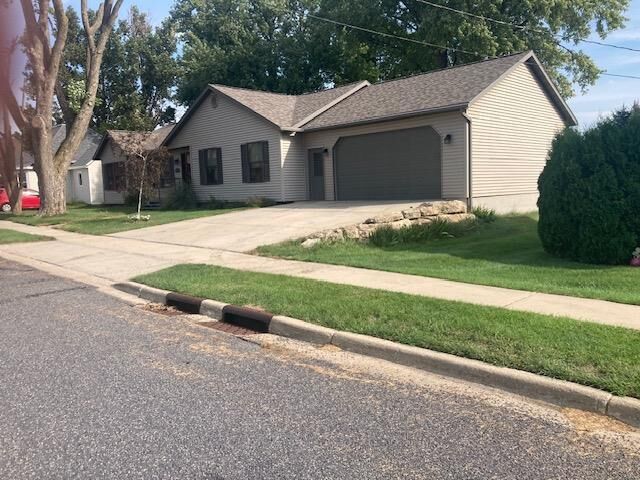 Property Photo:  307 Jarvis Street  WI 53582 