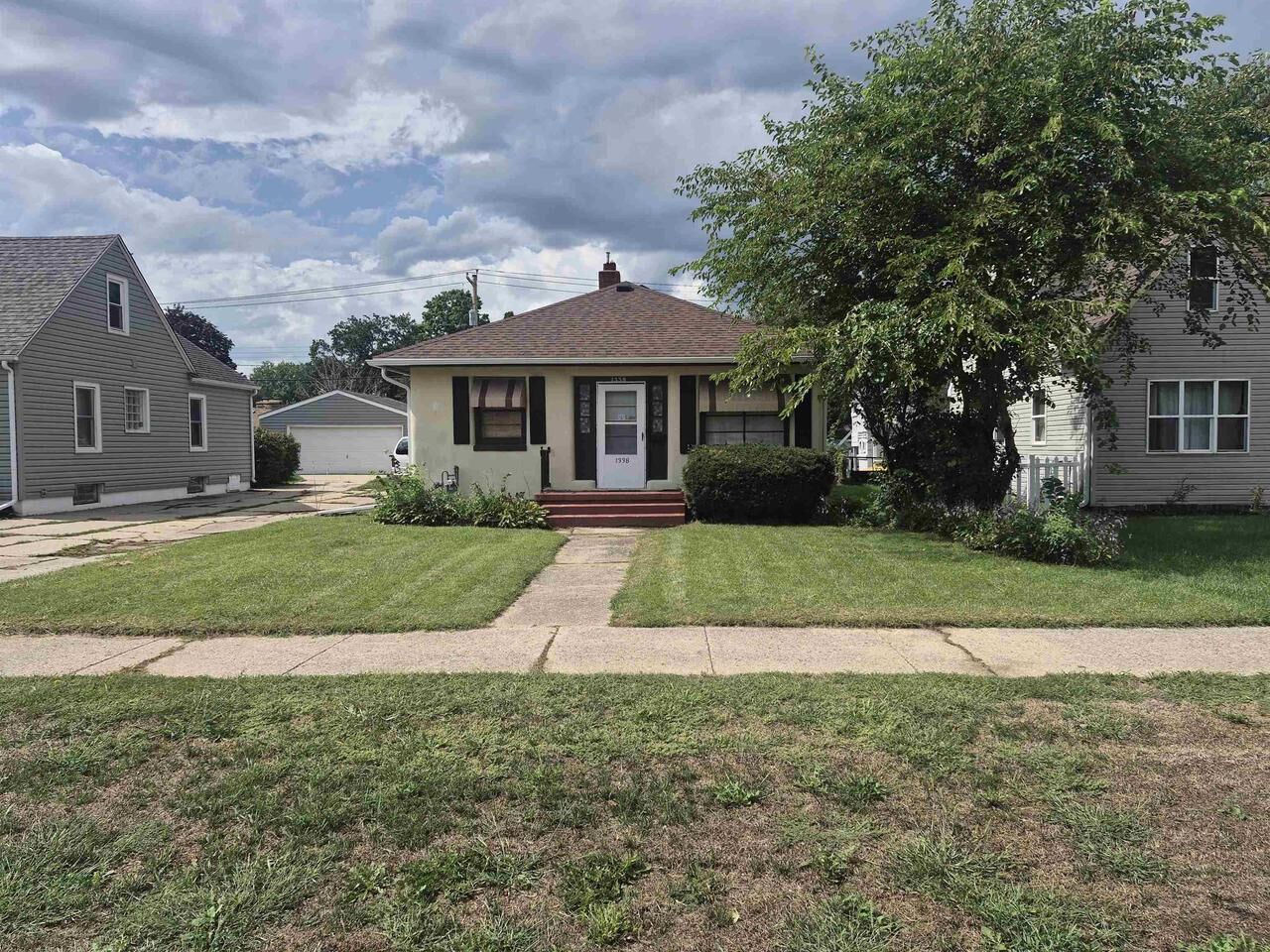 Property Photo:  1338 Center Avenue  WI 53546 