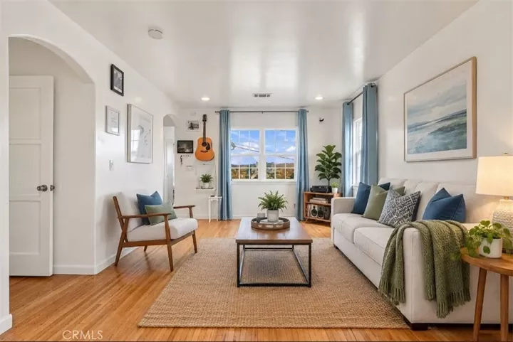 Property Photo: 5114 La Calandria CA 90032