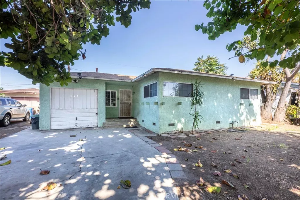 Property Photo:  8439 Boer Ave  CA 90606 
