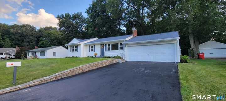 Property Photo:  156 Robin Hill Road  CT 06450 