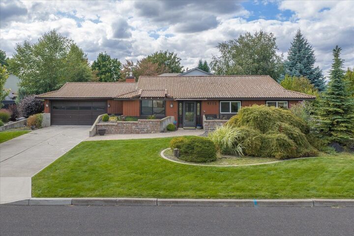 Property Photo:  8115 N Panorama Dr  WA 99208 