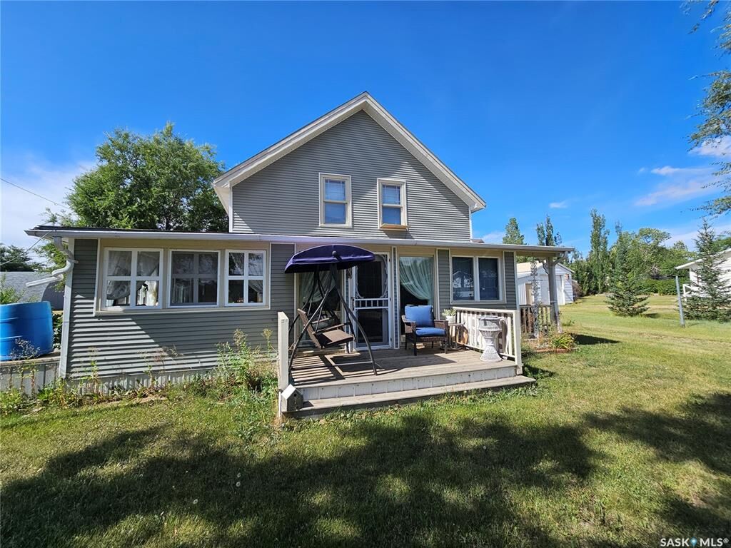 Property Photo:  2303 Buick Street  SK S0N 0K0 