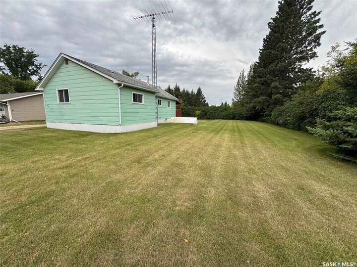 Property Photo:  224 2nd Avenue  SK S0K 4C0 