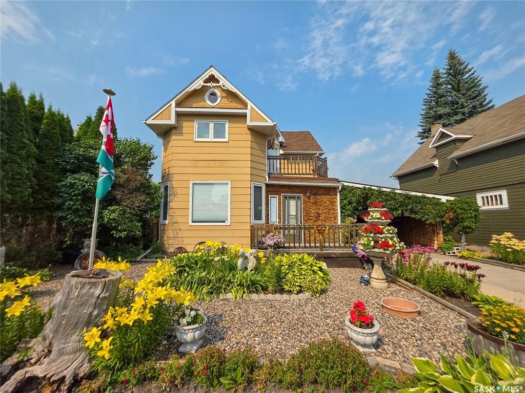 Property Photo:  234 5th Avenue W  SK S0A 2P0 