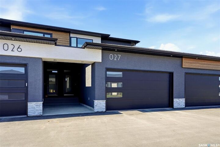 Property Photo:  5201 Arens Road E 27  SK S4V 4A8 