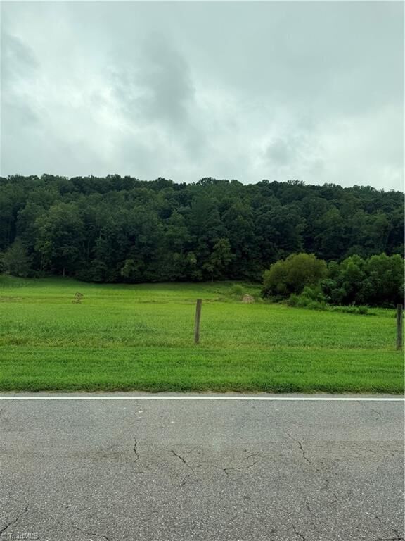 Property Photo:  5264 Statesville Road  NC 28659 