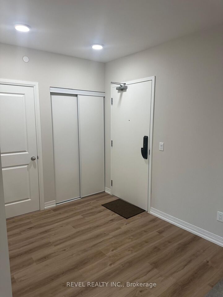 Property Photo:  50 Herrick Avenue 306  ON L2P 0B8 