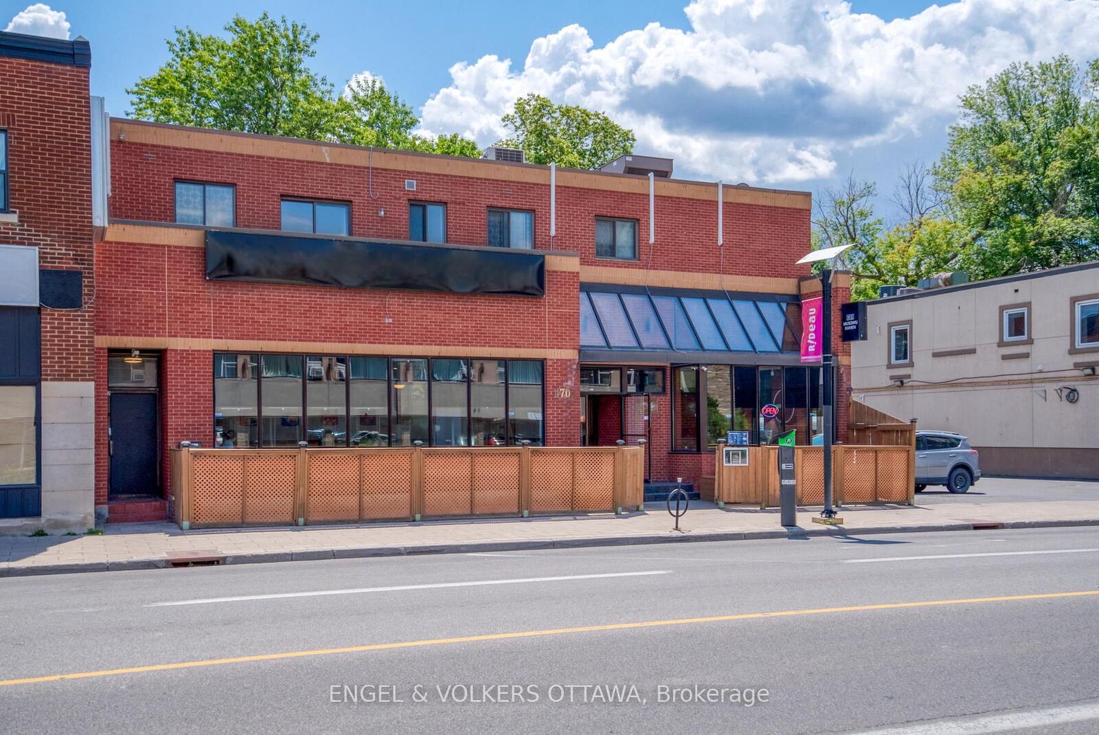 Property Photo: 472 Rideau Street A ON K1N 5Z4