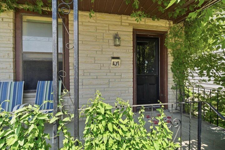 Property Photo:  431 Main Street  ON K0K 1X0 
