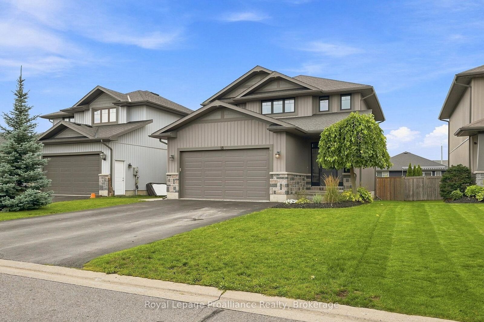 Property Photo:  18 Granite Drive  ON K8P 0C6 