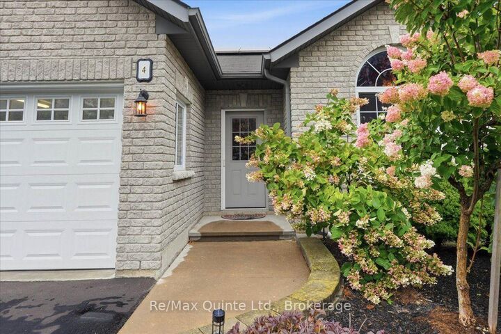 Property Photo:  