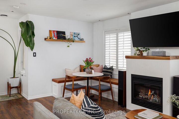 Property Photo:  12 Sudbury Street 819  ON M6J 3W7 