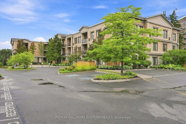 869 Clonsilla Avenue Ph16 — photo 1