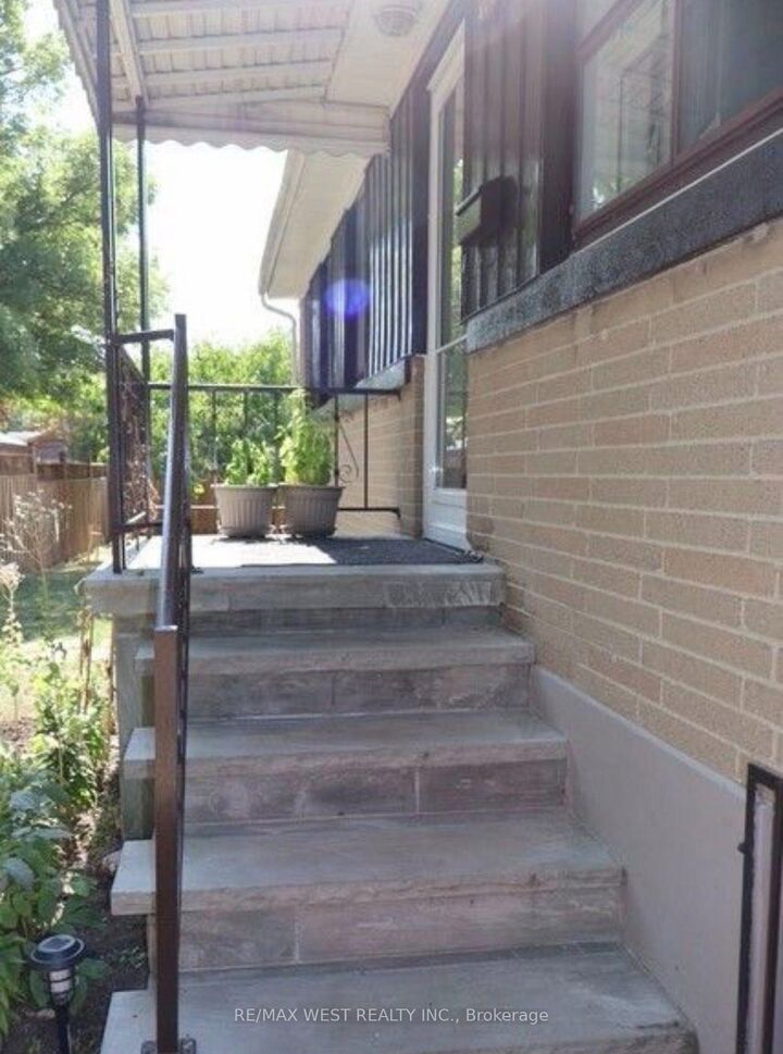 Property Photo: 408 Drewry Avenue ON M2R 2K5