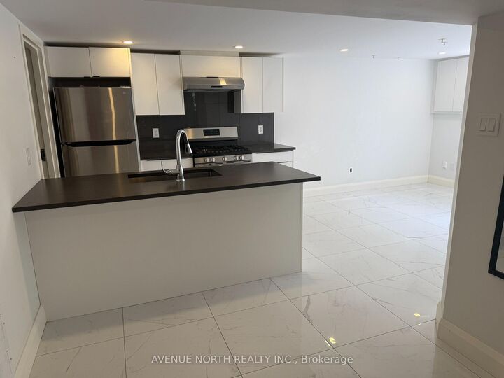 Property Photo:  1108 Richard Avenue  ON K1H 8C6 