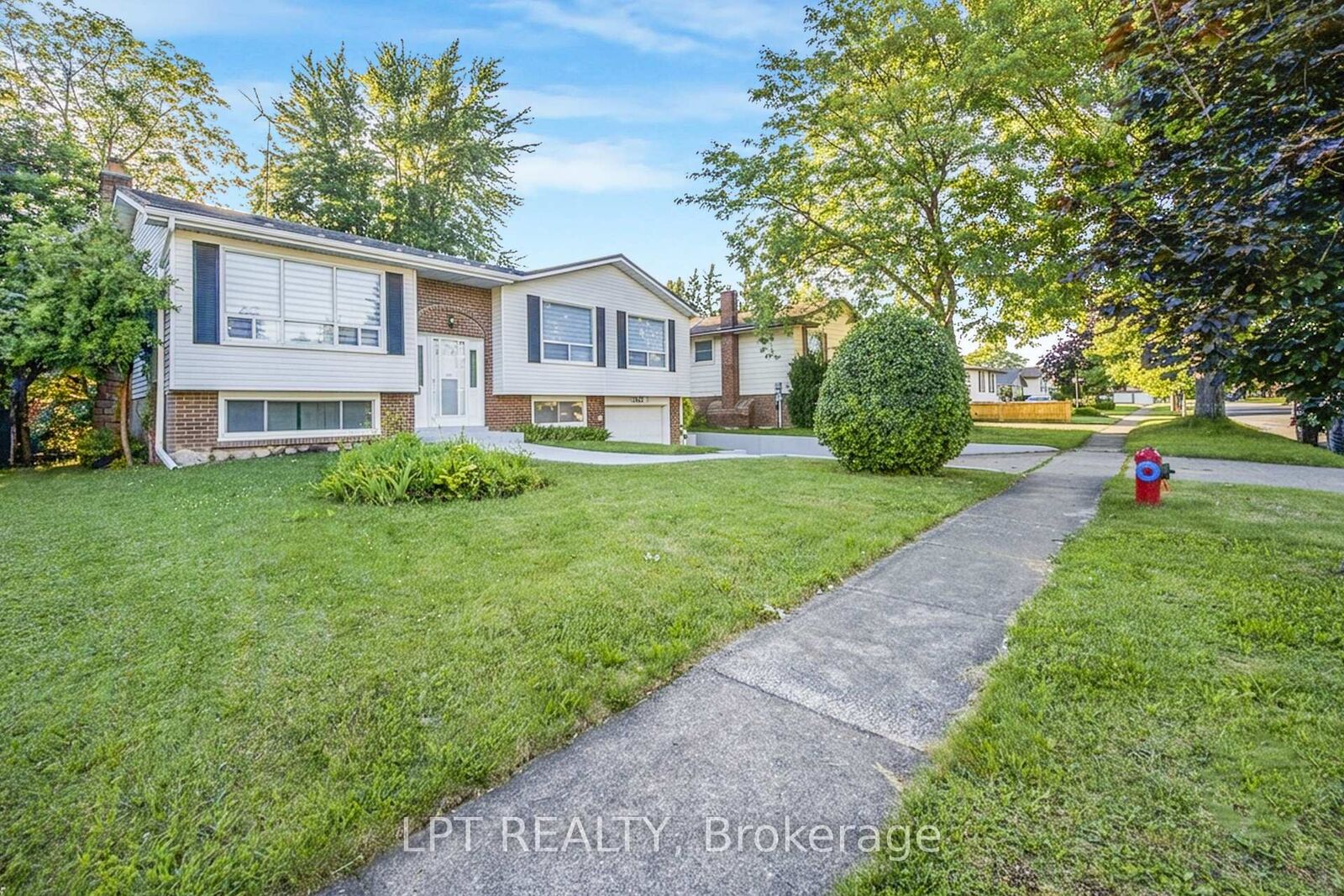 Property Photo:  6025 Belaire Avenue  ON L2H 1V1 