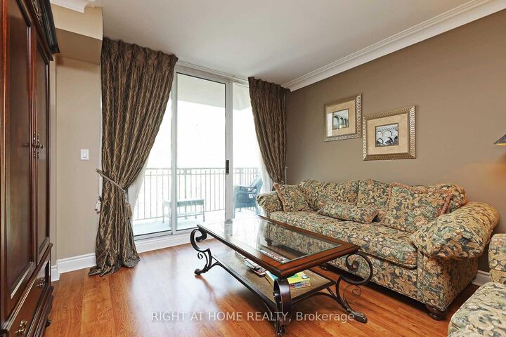 Property Photo:  38 William Carson Crescent 615  ON M2P 2H2 